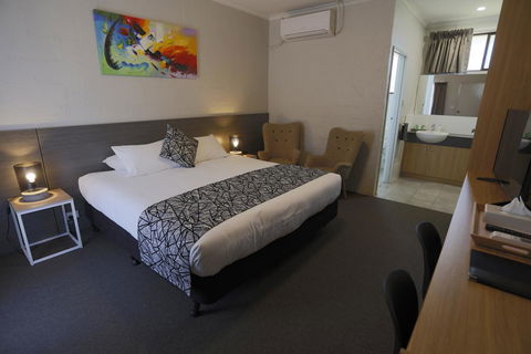 Coachman's Eden - Melbourne 4u 0