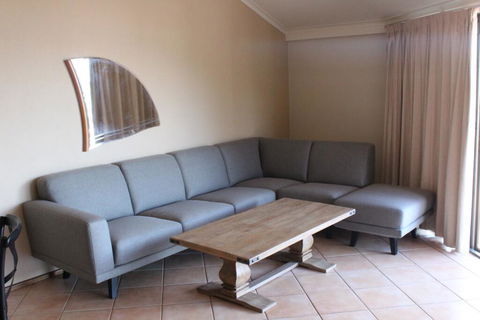Colonial Court Beachfront Motel & Holiday Stay - Accommodation Melbourne 0