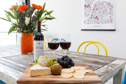 Colour & Swank At The Mill In The Heart Of CBD! - Accommodation Melbourne 2