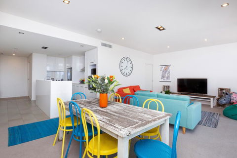 Colour & Swank At The Mill In The Heart Of CBD! - Accommodation Melbourne 0