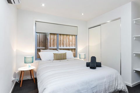 Complete Host Richmond Townhouse Collection - Accommodation Melbourne 2