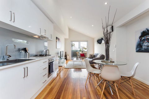 Complete Host Richmond Townhouse Collection - Accommodation Melbourne 0