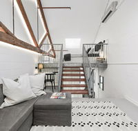 Converted Warehouse City Loft - Accommodation Melbourne