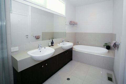 Coral Cove - Accommodation Melbourne 2