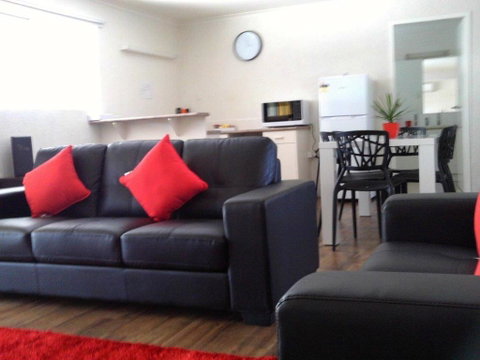 Coral Sands Motel - Accommodation Melbourne 1