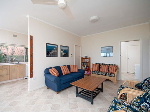 Corlette Point Road, 18, Sandy Shores - Accommodation Melbourne 2
