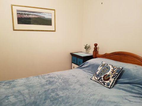 Cosy Quiet Bedroom Ferny Grove - Accommodation Melbourne 1