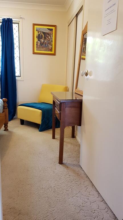 Cosy Quiet Bedroom Ferny Grove - Accommodation Melbourne 2