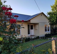 Cottage on Main - Melbourne 4u