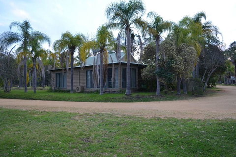Cottage Port Stephens / Swan Bay, NSW - Accommodation Melbourne 1