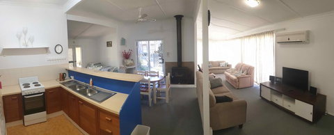 Cottage Port Stephens / Swan Bay, NSW - Accommodation Melbourne 3
