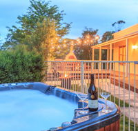 Country House Retreat - Accommodation Melbourne