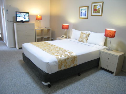 Country Lodge Motor Inn - Accommodation Melbourne 3