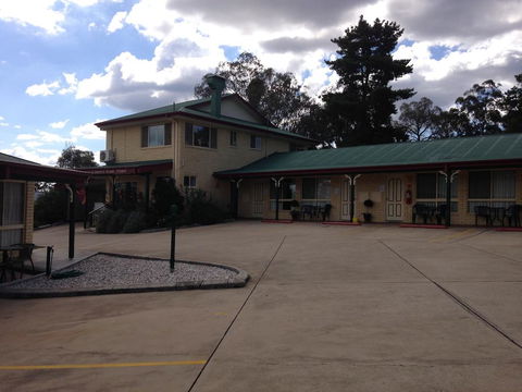 Country Rose Motel Warwick - Accommodation Melbourne 2