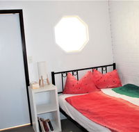 Cozy and cute comfort stay close to University Female only - Accommodation Melbourne