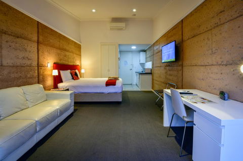 Crossroads Ecomotel - Accommodation Melbourne 0