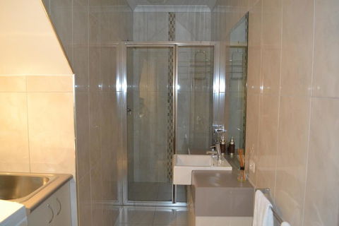 Cypress Drive Town House - Accommodation Melbourne 2