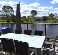 Cypress Drive Town House - Accommodation Melbourne