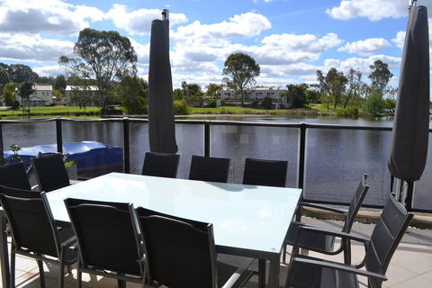 Cypress Drive Town House - Accommodation Melbourne 0