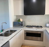 Delicate and Peaceful Bundoora Townhouse 10 - Accommodation Melbourne