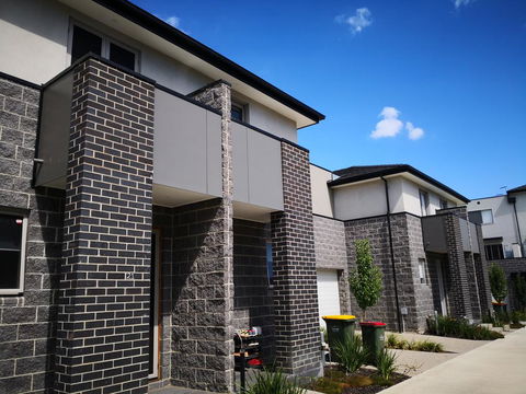 Delicate And Peaceful Bundoora Townhouse 20-R2 - Accommodation Melbourne 1
