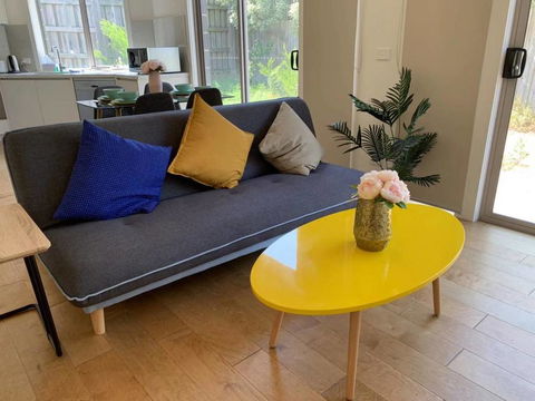 Delicate And Peaceful Bundoora Townhouse 7 - Accommodation Melbourne 0