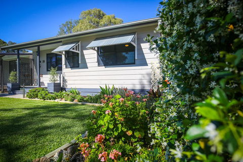 Dell-Lee Cottage - Accommodation Melbourne 0