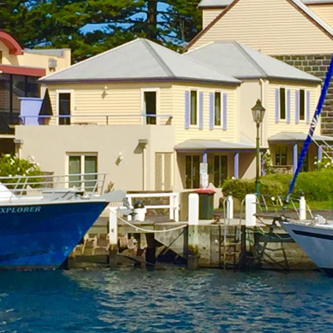 Dockside Waterfront Indulgence - Accommodation Melbourne 3