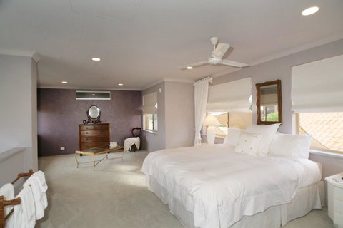 Dolphin 3 Bedroom House By Shoalwater Executive Homes - Accommodation Melbourne 2