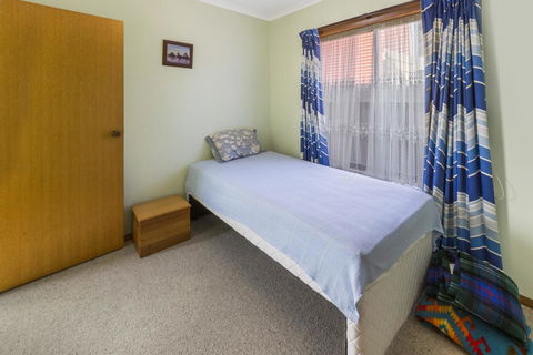 Eagle Point Getaway - Waterfront Serenity! - Accommodation Melbourne 1