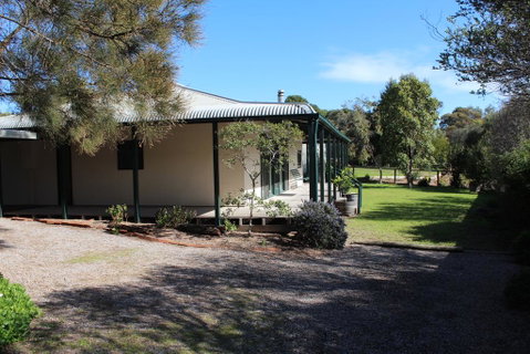 East Street Retreat - Accommodation Melbourne 0