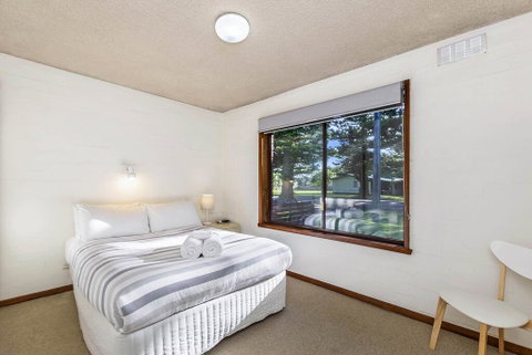 Eastern Beach Units #3 - Accommodation Melbourne 2