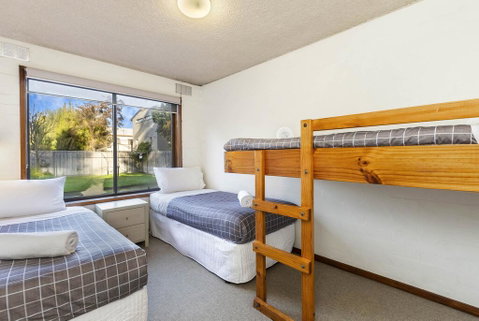 Eastern Beach Units #3 - Accommodation Melbourne 1