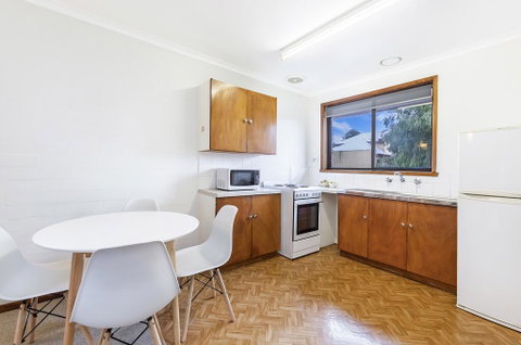 Eastern Beach Units #4 - Accommodation Melbourne 3
