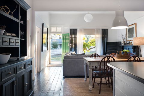 Ebony Twigg - Accommodation Melbourne 3