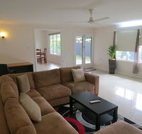 Edge Hill Clean  Green Cairns 7 Minutes from the Airport 7 Minutes to Cairns CBD  Reef Fleet Terminal - Accommodation Melbourne