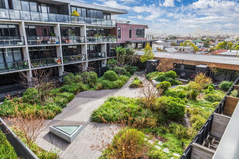 Elegant 1 Bed 1 Bath & Free Parking - Accommodation Melbourne 1