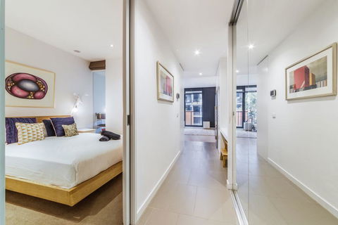 Elegant 1 Bed 1 Bath & Free Parking - Accommodation Melbourne 0