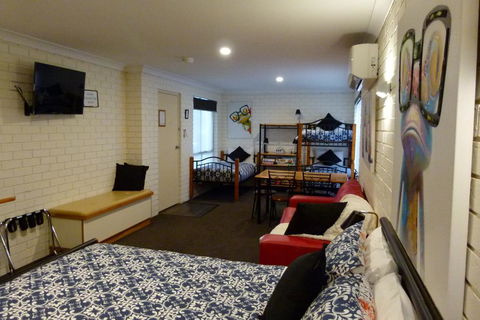 Esk Wivenhoe Motor Inn - Accommodation Melbourne 3