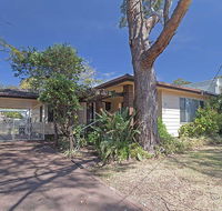 Evan's Retreat' 5 Sandy Point Road - cottage across the road from Sandy Point Beach - Accommodation Melbourne