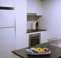Executively Styled 2 Bed 2 Bath Perfect Location - Melbourne 4u