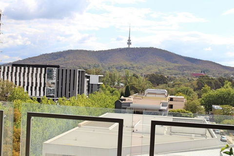 Executively Styled 2 Bed, 2 Bath, Perfect Location - Accommodation Melbourne 1
