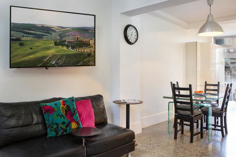 Explore Surry Hills From A Chic Inner City Terrace! - Accommodation Melbourne 3