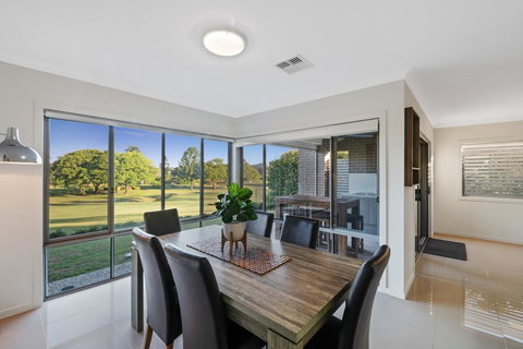 Fairway Village @ Windaroo Lakes Golf Club - Accommodation Melbourne 0