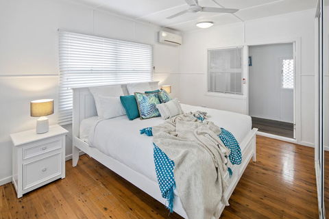 Family Beach House With Parking And Outdoor Dining - Accommodation Melbourne 1