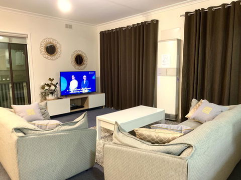 Family Home In Prime Location Melbourne - Accommodation Melbourne 1