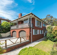FAMILY with children of all ages - Water/Bridge View