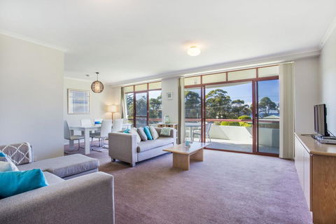 Fathoms 8 - Mollymook - Accommodation Melbourne 3