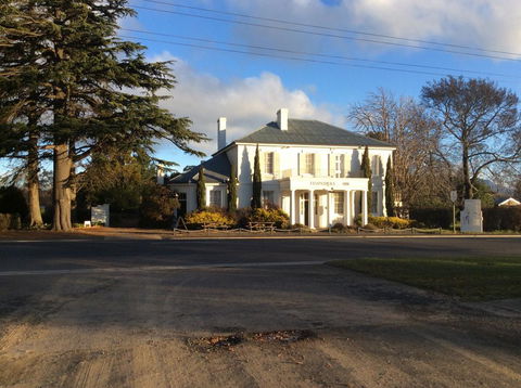 Fitzpatricks Inn - Accommodation Melbourne 0