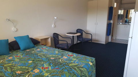Fourth Ave Motor Inn - Melbourne 4u 3